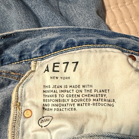 AE 77 Wide-Leg Blue Jeans - Picture 5 of 6
